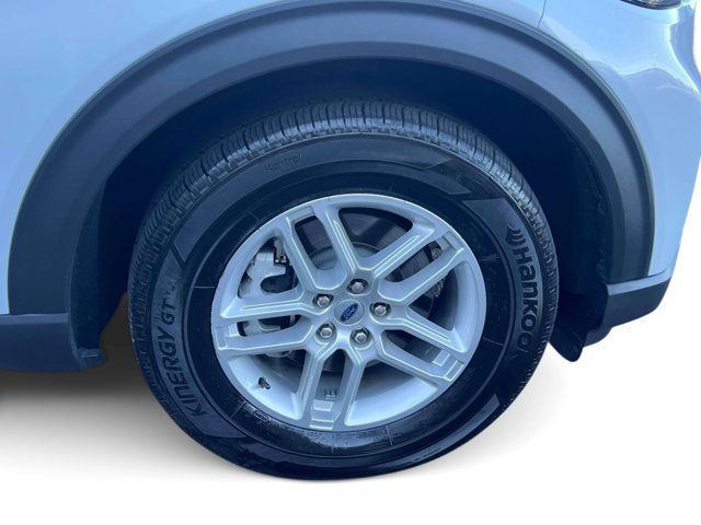 Used 2026 Ford Explorer Active AWD/4WD image 14