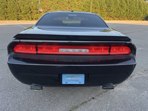 Used 2010 Dodge Challenger R/T RWD image 7