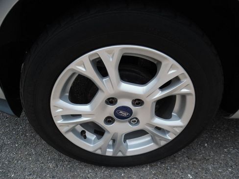 Used 2014 Ford Fiesta SE FWD image 23