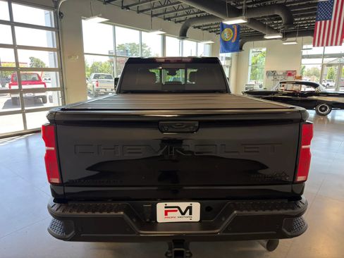 Used 2024 Chevrolet Silverado 3500 High Country w/ Technology Package AWD/4WD image 7
