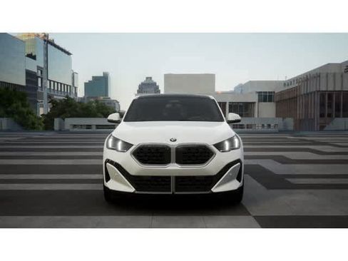 New 2027 BMW X2 xDrive28i AWD/4WD image 3