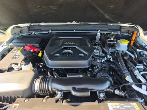 Used 2023 Jeep Wrangler Unlimited Sahara w/ Cold Weather Group AWD/4WD image 14
