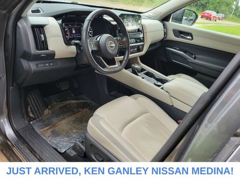 Certified 2024 Nissan Pathfinder SL w/ SL Premium Package AWD/4WD image 9