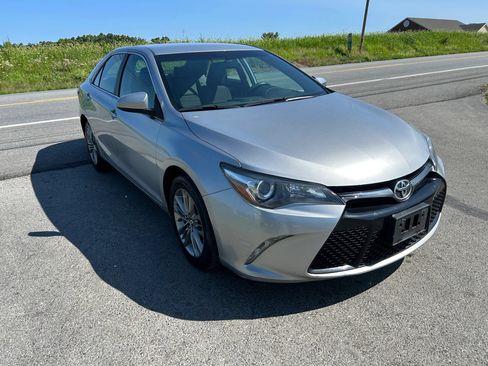 Used 2016 Toyota Camry SE FWD image 3