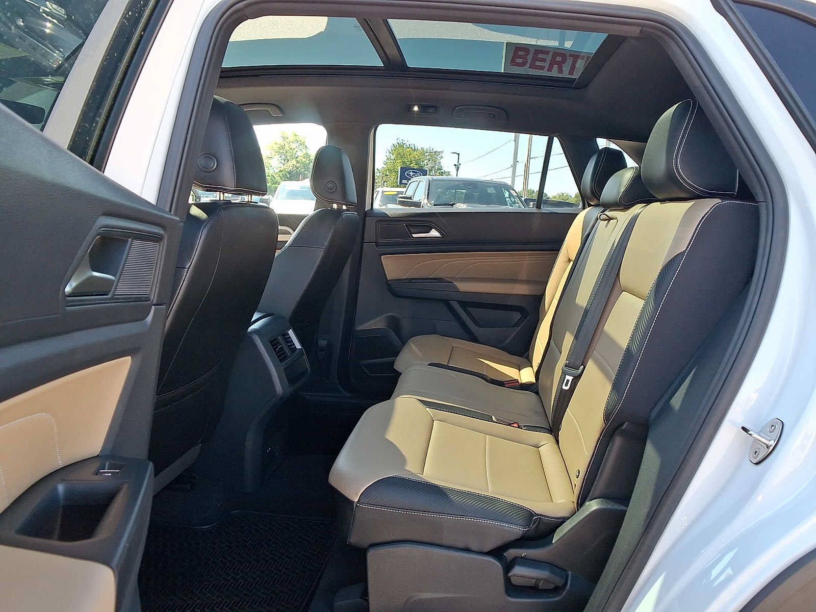 Used 2022 Volkswagen Atlas Cross Sport SE AWD/4WD image 10
