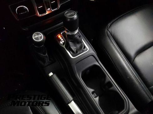 Used 2020 Jeep Wrangler Unlimited Sahara AWD/4WD image 18
