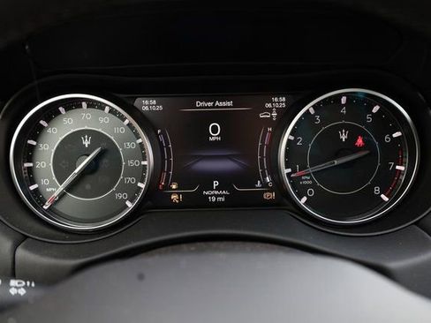 New 2024 Maserati Levante GT Ultima image 17