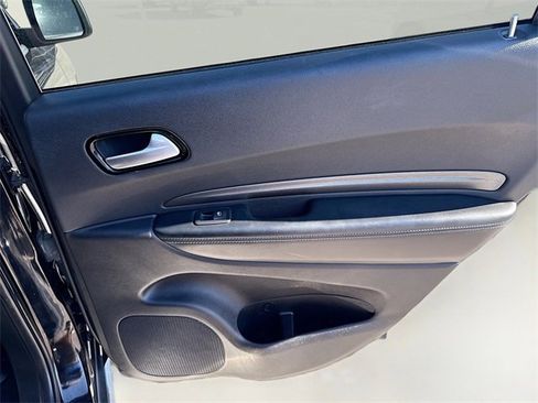 Used 2022 Dodge Durango SXT image 31