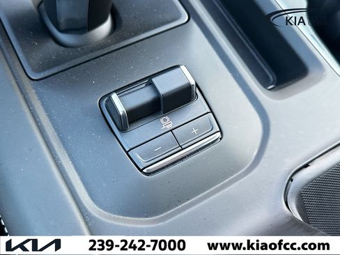 Used 2025 GMC Sierra 1500 Denali Ultimate image 28