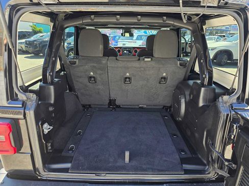 Used 2021 Jeep Wrangler Unlimited Rubicon AWD/4WD image 14