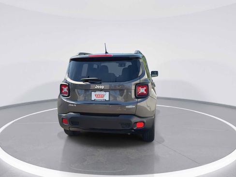 Used 2017 Jeep Renegade Latitude w/ Popular Equipment Group AWD/4WD image 7