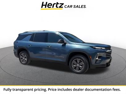 Used 2025 Chevrolet Traverse LT