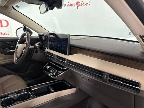 Used 2023 Lincoln Corsair Reserve FWD image 31
