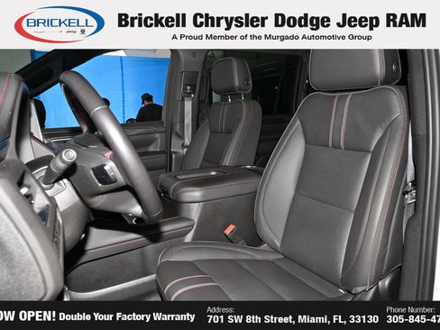 Used 2023 Chevrolet Suburban RST RWD image 17