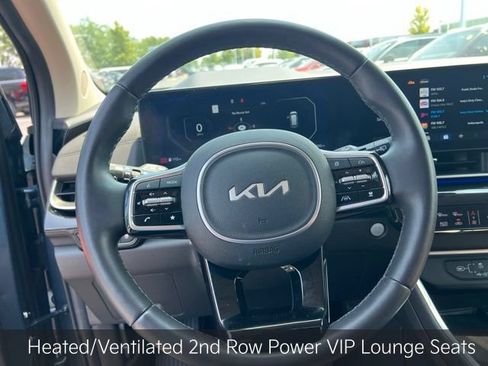 Certified 2025 Kia Carnival SX Prestige FWD image 14