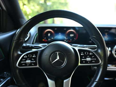 Used 2021 Mercedes-Benz GLB 250 4MATIC image 26