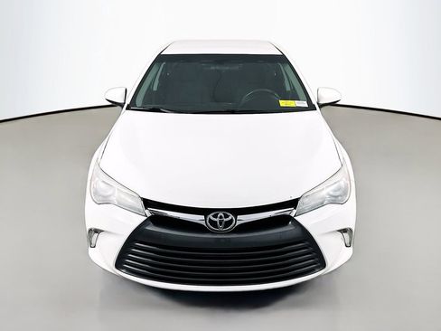 Used 2015 Toyota Camry LE FWD image 2
