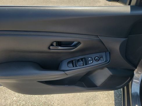 Certified 2025 Nissan Sentra S FWD image 11