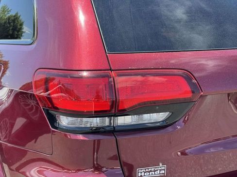 Used 2021 Jeep Grand Cherokee Laredo X RWD image 12