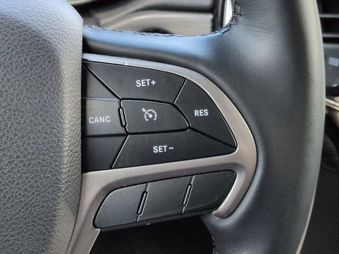 Used 2022 Jeep Grand Cherokee Laredo X AWD/4WD image 27