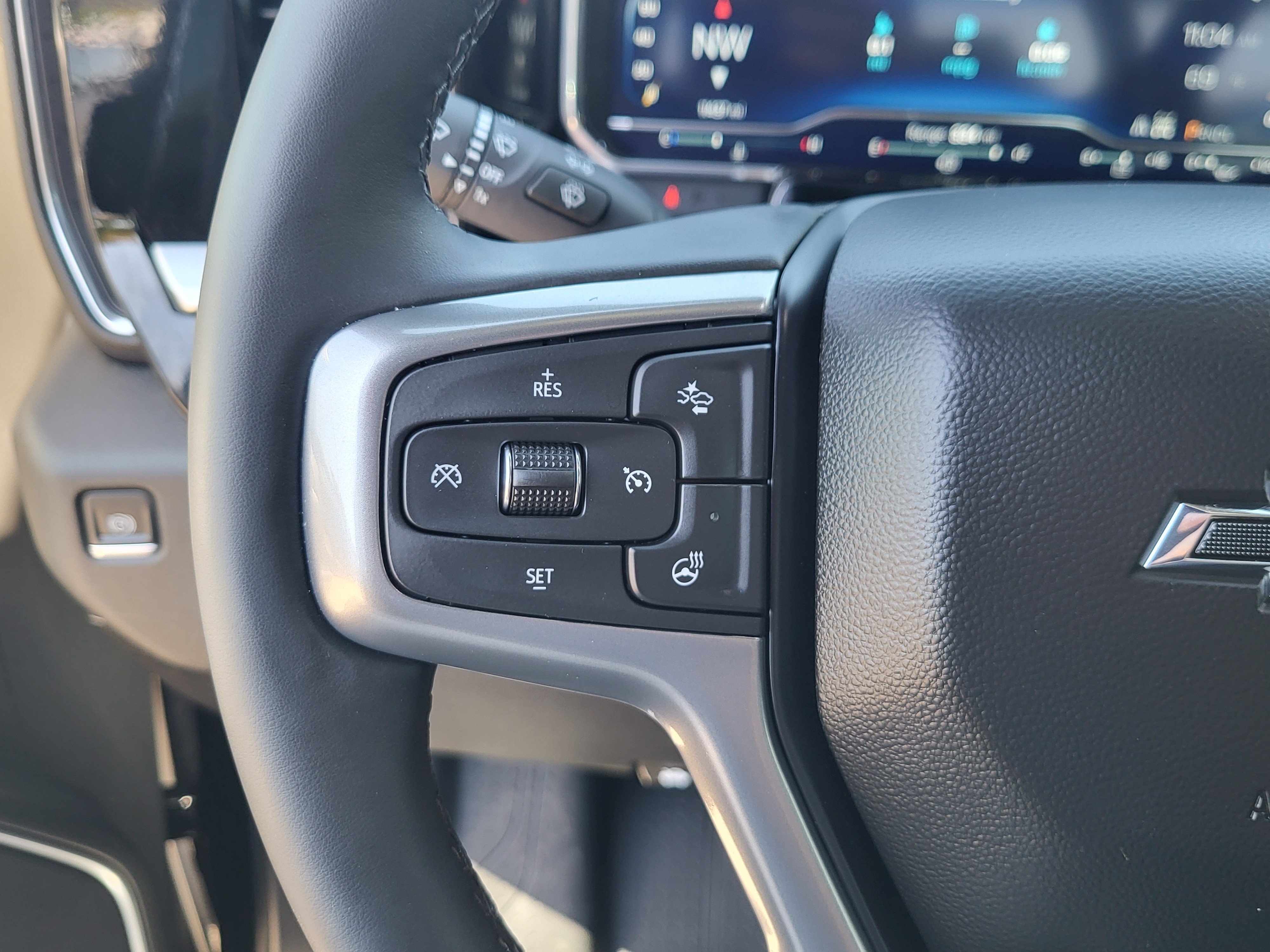Used 2025 Chevrolet Silverado 1500 RST w/ Rally Edition AWD/4WD image 27