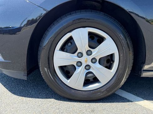 Used 2018 Chevrolet Cruze LS FWD image 10