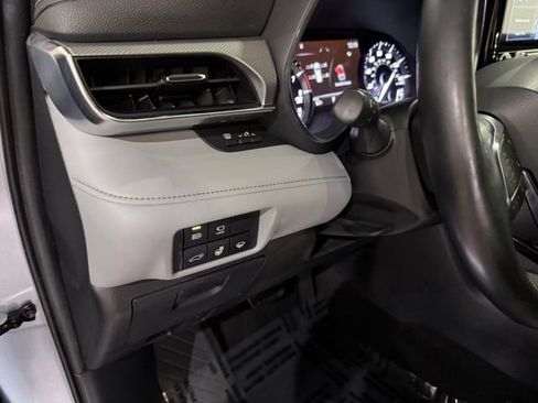 Used 2021 Toyota Highlander Platinum AWD/4WD image 13