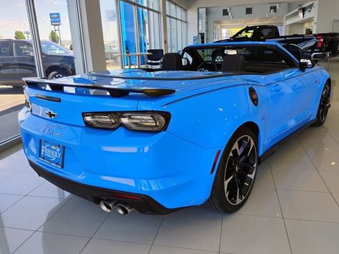 Used 2022 Chevrolet Camaro LT RWD image 7