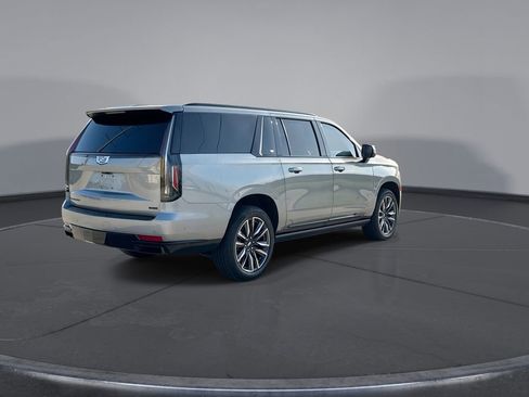 Used 2023 Cadillac Escalade ESV Sport Platinum w/ Heavy-Duty Trailer Package AWD/4WD image 11