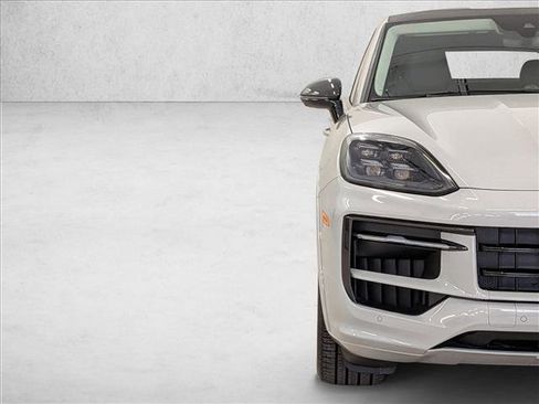 Used 2025 Porsche Cayenne GTS image 12