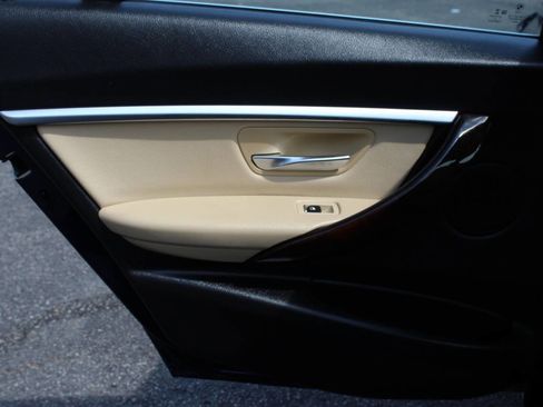 Used 2018 BMW 330i xDrive 330i xDrive AWD 4dr Sedan image 15