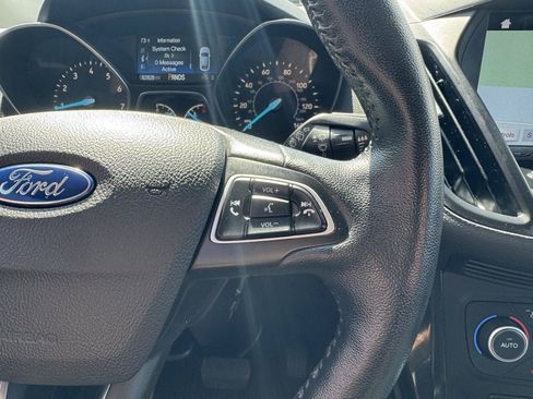 Used 2019 Ford Escape Titanium FWD image 18