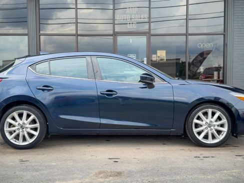 Used 2017 MAZDA MAZDA3 Grand Touring w/ Premium Equipment Package FWD image 2