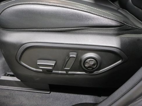 Certified 2023 Jeep Grand Cherokee L Limited w/ Luxury Tech Group II AWD/4WD image 13