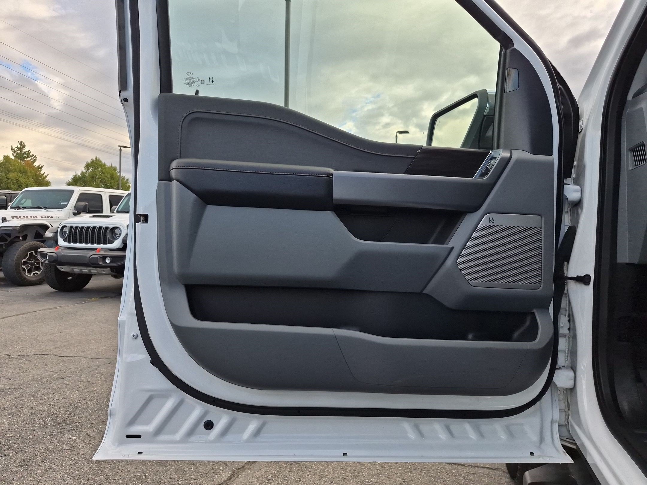 Used 2024 Ford F150 Lariat w/ Tow/Haul Package AWD/4WD image 15