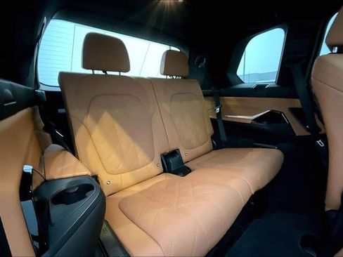 Used 2023 BMW X7 xDrive40i w/ M Sport Package image 33