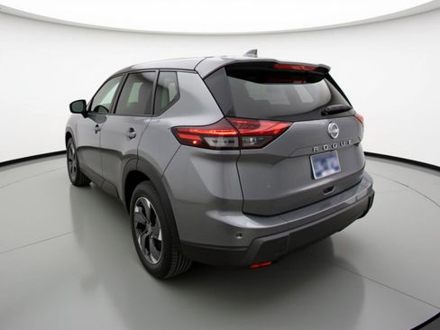 Used 2025 Nissan Rogue SV image 6
