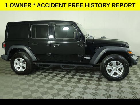 Used 2021 Jeep Wrangler Unlimited Sport w/ Sun And Sound Package AWD/4WD image 3