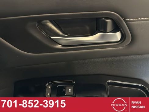 New 2026 Nissan Pathfinder SL AWD/4WD image 38
