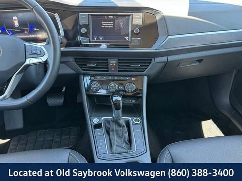 Used 2024 Volkswagen Jetta SE FWD image 14