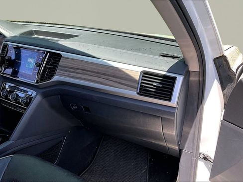 Used 2021 Volkswagen Atlas SEL Premium image 19