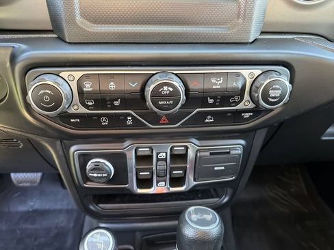 Used 2022 Jeep Wrangler Unlimited Sport AWD/4WD image 21