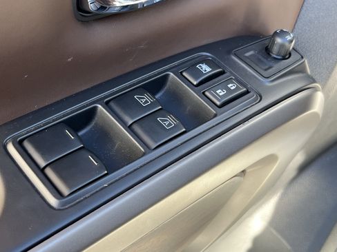 Used 2022 Nissan Titan Platinum Reserve w/ Moonroof Package image 18