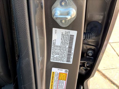 Used 2025 Acura Integra FWD image 32