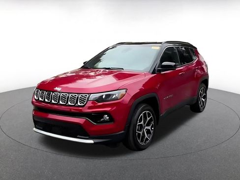 Used 2025 Jeep Compass Limited image 3