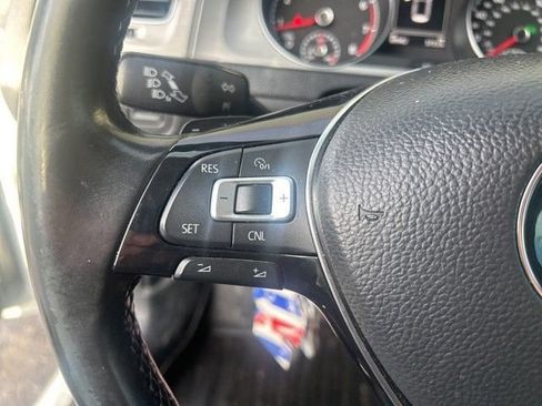 Used 2015 Volkswagen Golf S FWD image 28