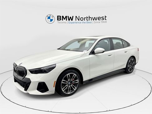 Used 2025 BMW 530i xDrive w/ M Sport Package image 1