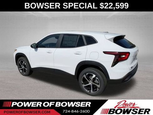 Used 2024 Chevrolet Trax RS w/ Driver Confidence Package FWD image 6