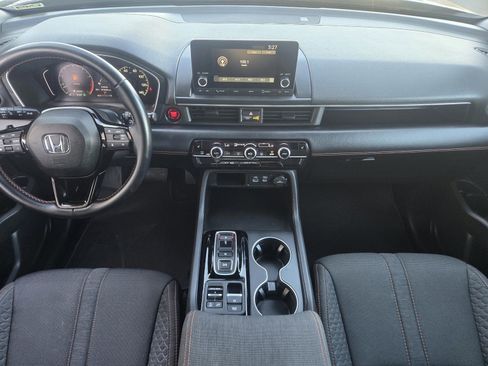 Used 2025 Honda Pilot Sport image 7