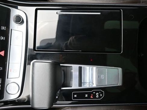 Used 2019 Audi A8 L 3.0T w/ Luxury Package image 18